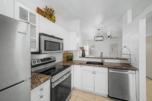 1601 N. Saba St. #238